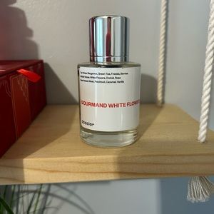 Dossier- Gourmand White Flowers